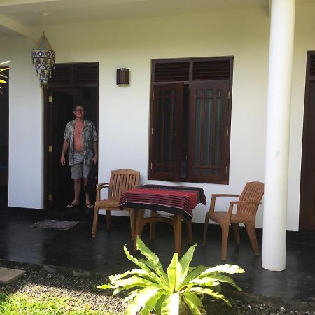 Sundance Surf Coconut Point Hotel Уелигама Екстериор снимка