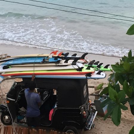 Sundance Surf Coconut Point Hotel Уелигама Екстериор снимка